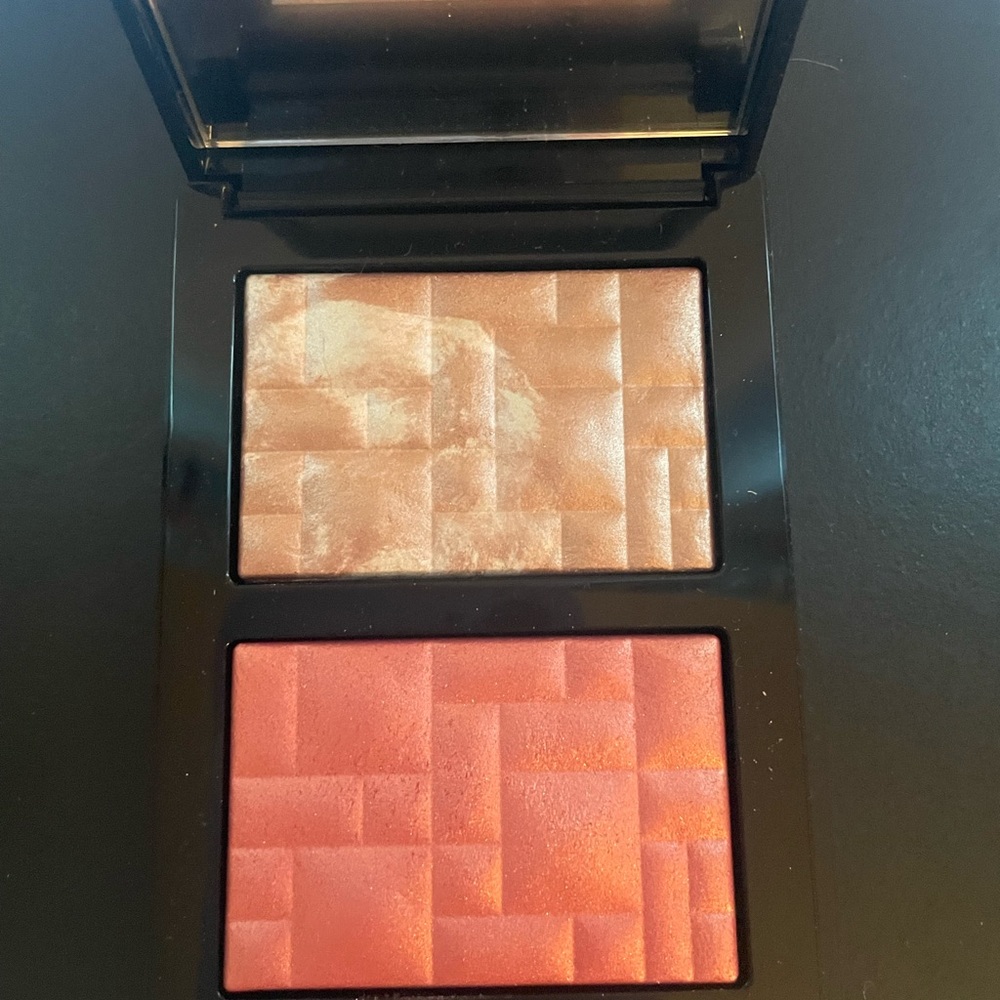 New Bobbi Brown highlighter duo